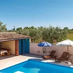 Дом отдыха Two-bedroom In