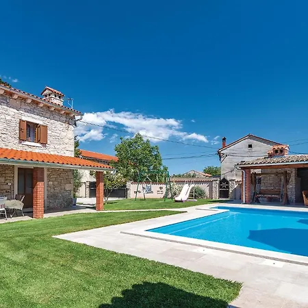 Two-bedroom In Divsici